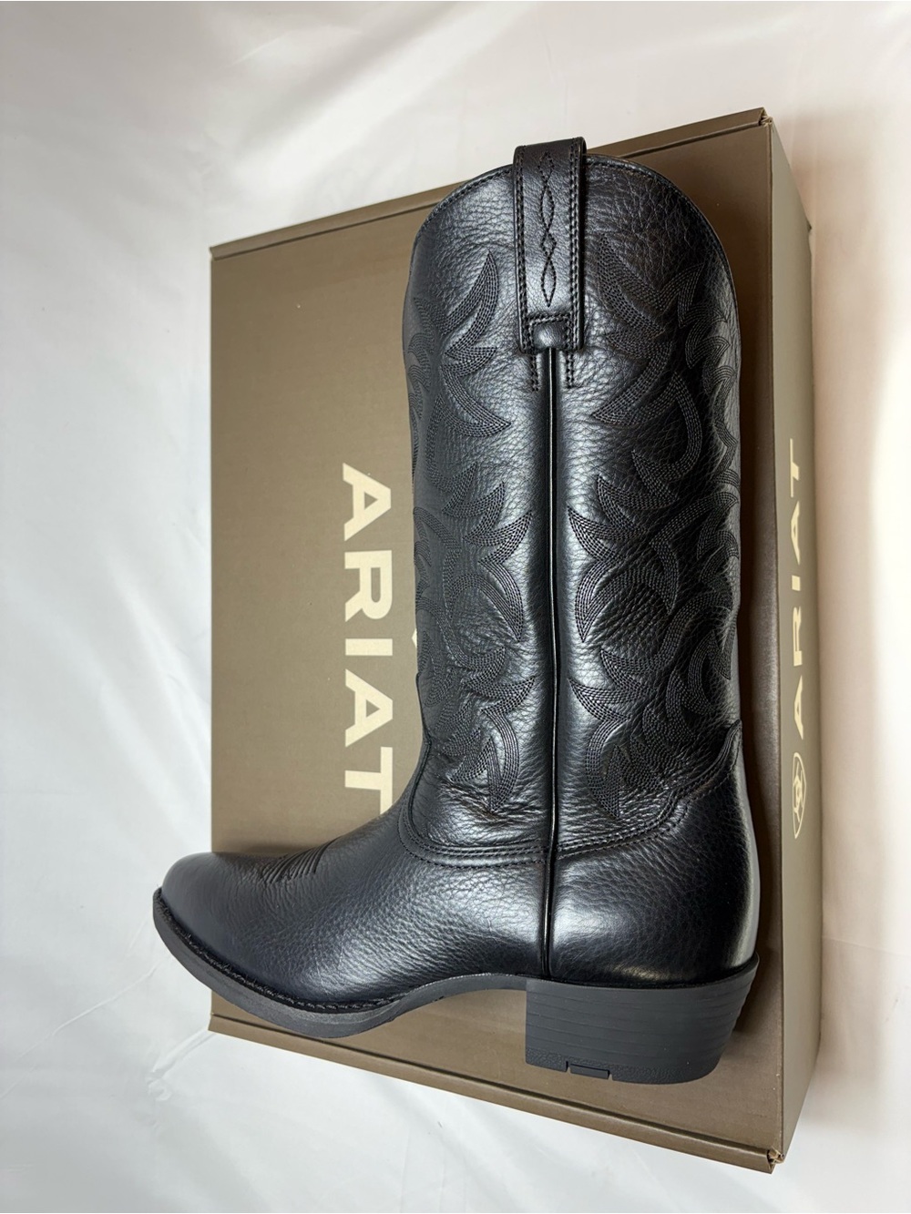 Ariat Men’s Heritage R Toe Western Boot